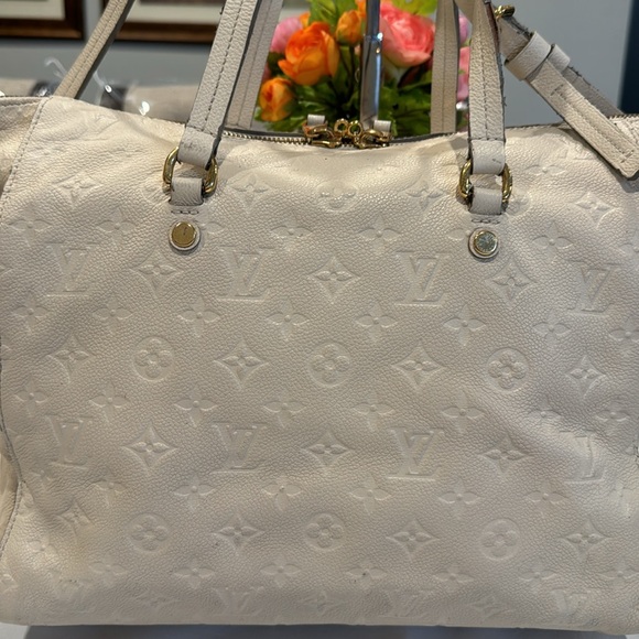 Authentic Louis Vuitton Empriente Lumineuse shoulder bag - Picture 3 of 14